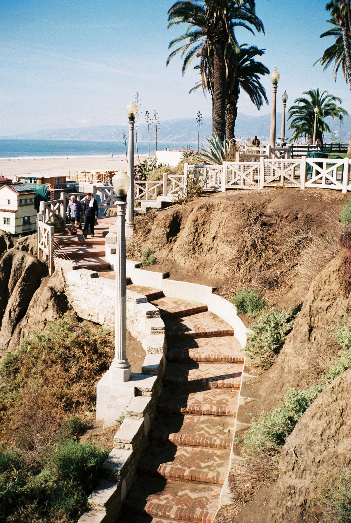 Wasting Film in Santa Monica With the Contax T2