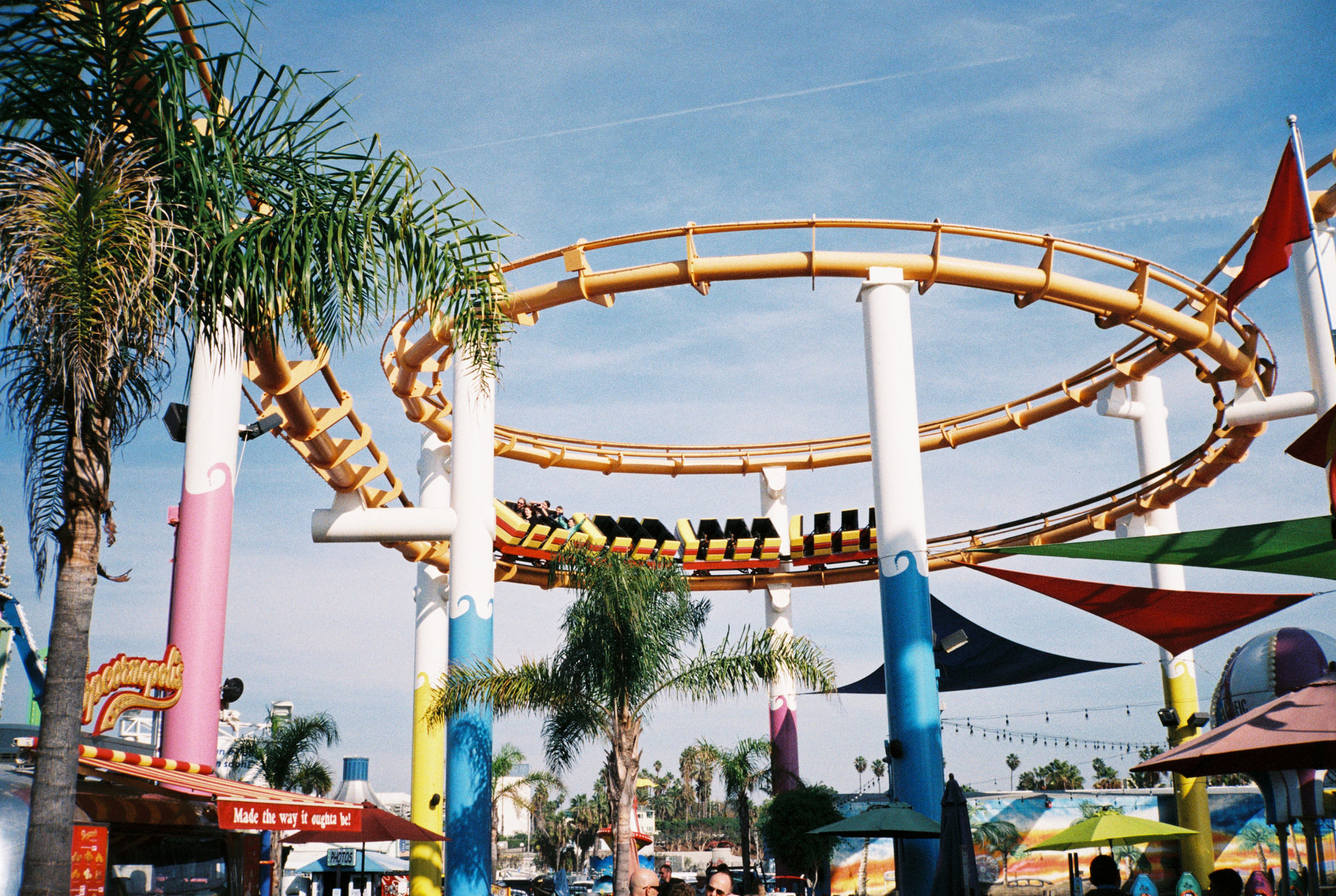 Wasting Film in Santa Monica With the Contax T2